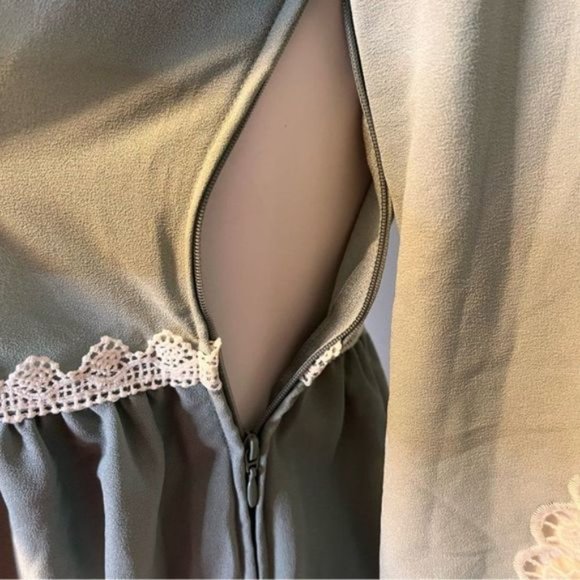 New With Tag H&M Mint Green Short Dress with Lace insert Size 6 - Picture 6 of 10